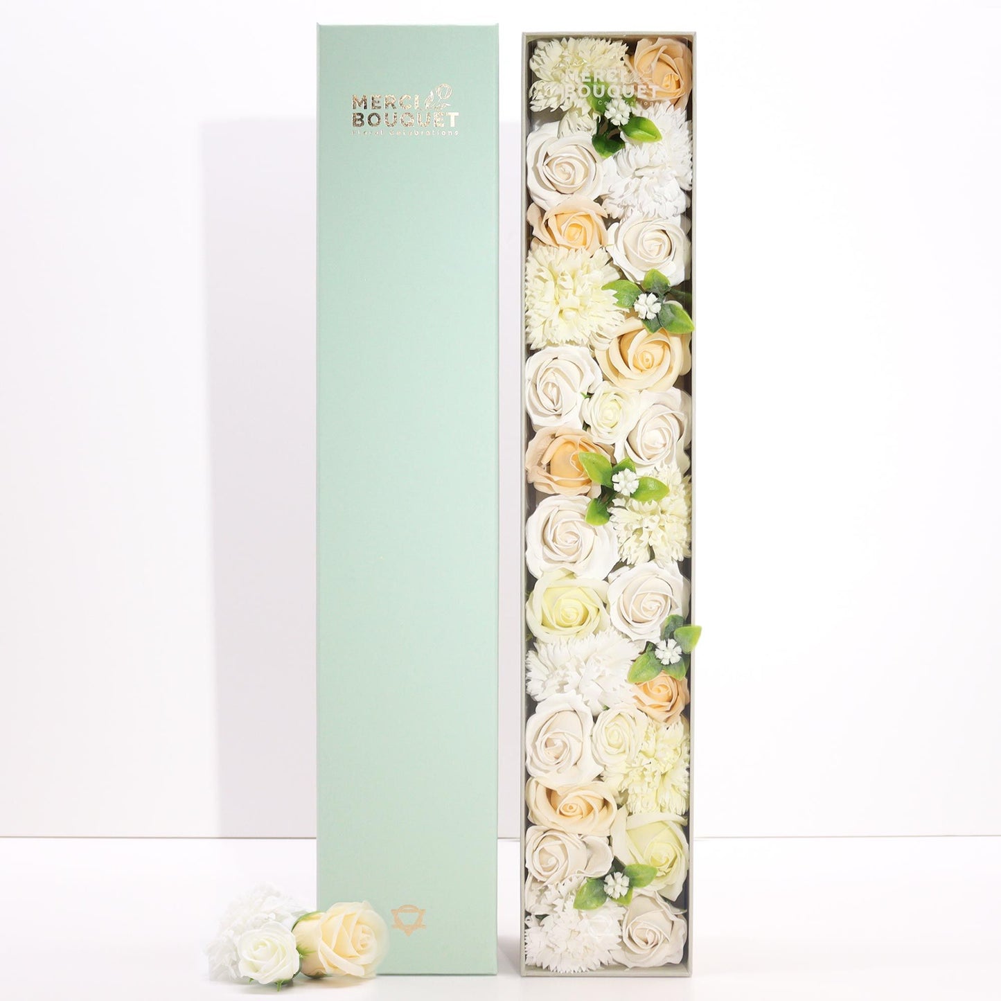 Caixa de Flores de Sabão - Bênçãos de Casamento - Branco e Marfim