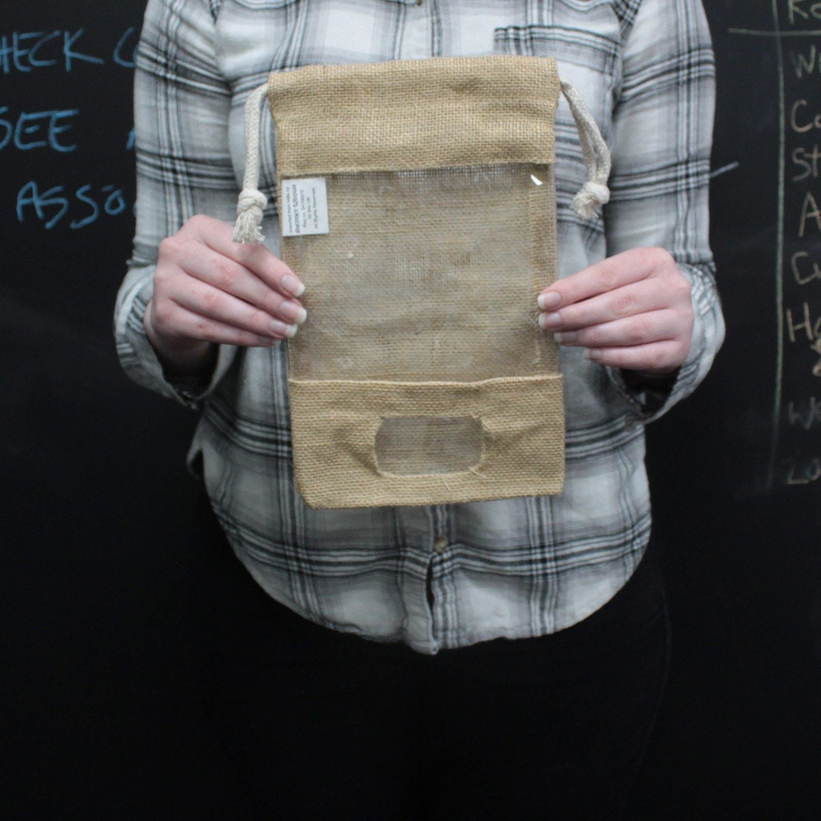 Bolsa de Juta com Janela 25x16cm e Bolso